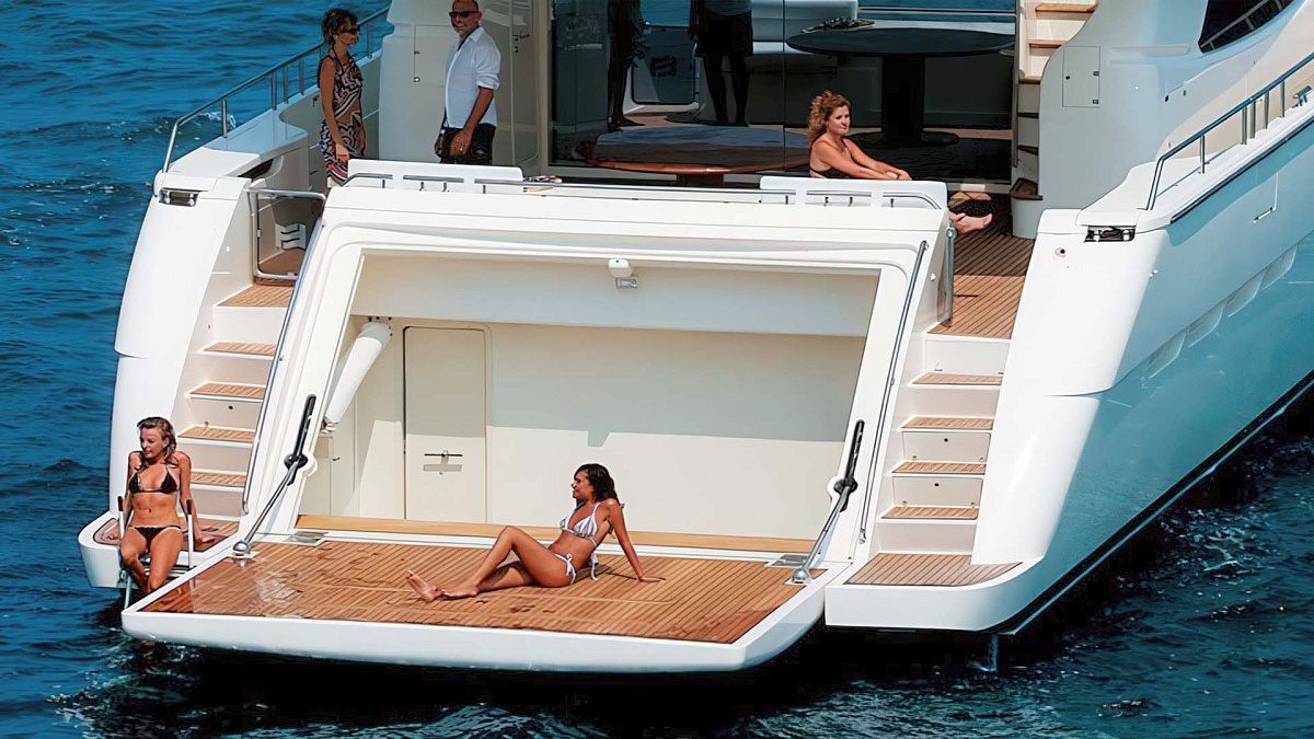 Аренда яхты Ferretti 881 Samara на Мальдивах